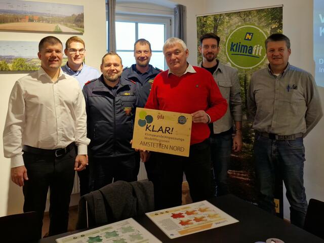 Ing. Stefan Obermaißer, MSc (Elementarschäden Präventionszentrum) Michael Stadler, Patrick Heigl, Florian Lettner, Bgm. Johann Bruckner, DI Tino Blondiau (eNu), GR Gottfried Dietl | Foto: Marktgemeinde Strengberg