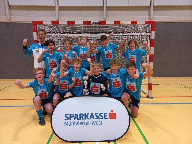 Die erfolgreiche Mannschaft des Gymnasiums Rohrbach mit Betreuer Prof. Mag. Erwin Barth