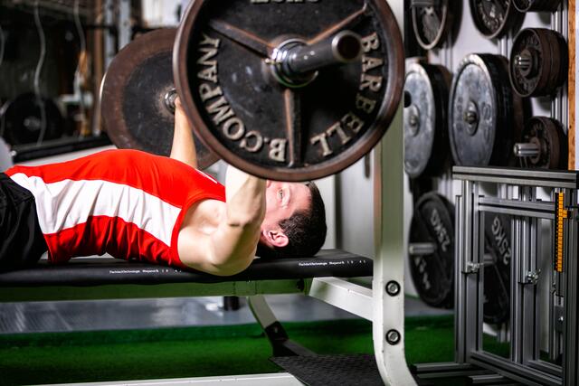Beim Training im Fitnessraum. | Foto: Andreas Huber