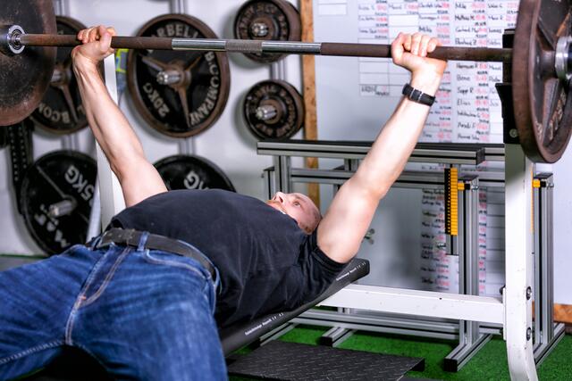 Beim Training im Fitnessraum. | Foto: Andreas Huber