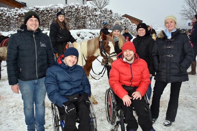  Weihnachtszauber bei den Oberstein Alpacas in St. Thomas. Mit Reiten - Großlinder-Hof, Familie Brandstetter -für das BezirksRundSchau Christkind Perg 2022.  | Foto: Robert Zinterhof