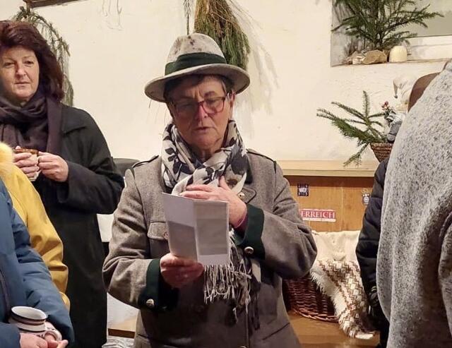 Herta Wagner sorgte für die vorweihnachtliche Stimmung | Foto: Anita Kurzmann