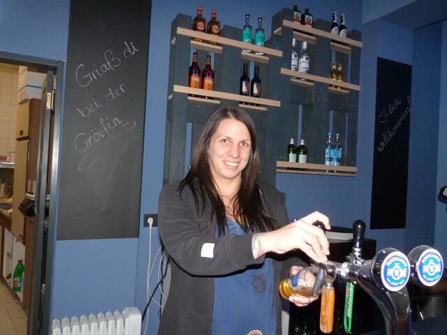 Das Bier ist abgezapft - die Bar kann eröffnet werden!