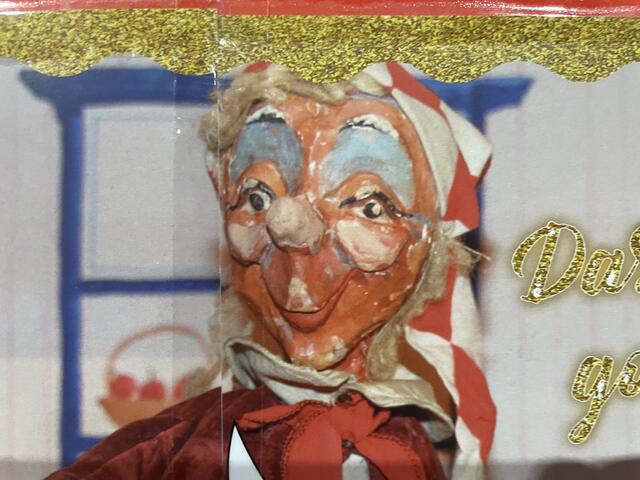 Der Kasperl verkürzt am 24. Dezember mit einer Rätsel-Rallye im Museum Traiskirchen die Wartezeit aufs Christkind. | Foto: Katrin Pirzl