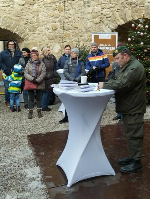 Militärdekan Alexander Wessely bei seiner Lesung