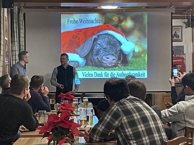 Fachtierarzt Thomas Voglmayr und Bauernbund Obmann von Waizenkirchen Martin Schatzl. (v.l.) | Foto: BRS/Moser