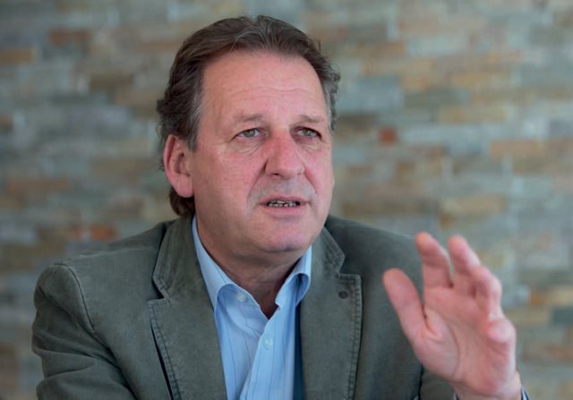 AK Präsident Erwin Zangerl: „Gemeinsam schaffen wir’s!“ Bei Fragen und Problemen hilft die AK Tirol mit ihren Expertinnen und Experten.  | Foto: AK Tirol/Friedle