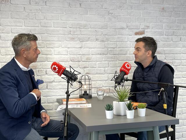 Podcast-Aufnahme im Studio der RegionalMedien Salzburg.  | Foto: Stefan Schubert