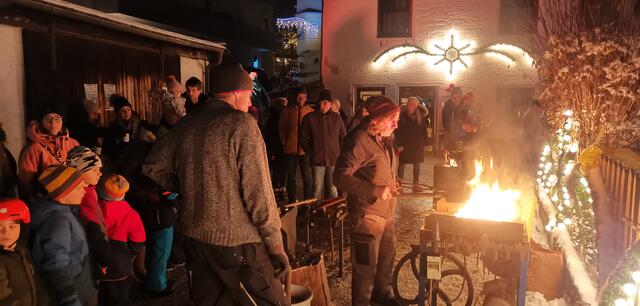 Georg Amort führte das alte Schmiedehandwerk vor.  | Foto: privat