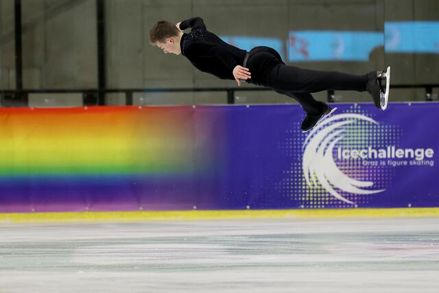 Abgehoben: David Sedej (SLO) am 11. November | Foto: GEPA