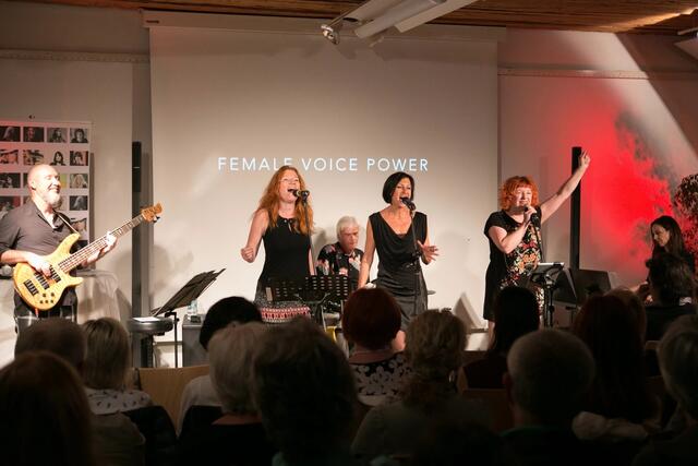 Songs von starken Frauen gesungen von drei starken Frauen. 2020 fand erstmalig im Schilcherland am Weltfrauentag eine mehrwöchige Musik- und Kunstveranstaltung zum Thema "STARKE FRAUEN" statt. | Foto: Jasmin.Louis