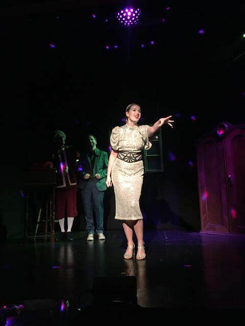 Die Musikkomödie „Dinner 4 Song“ von Werner Rohrhofer ist eine Adaption des berühmten „Dinner for One“.  | Foto: Theater in der Innenstadt