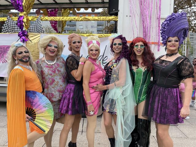 Pride Week und CSD-Walk im September mit Dragqueens aus ganz Österreich. Im Bild: Miss Lathoya, Betty Pearl, Klara Mydia, Gigi La Pajette, Trina Crystal, Sindy Sinful, Syphia Lis. | Foto: Lisa Gold