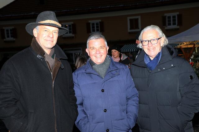Vizebürgermeister Obersteiner, Bürgermeister Pfaller und Amtsleiter Zettinig freuten sich. | Foto: Gemeinde Maria Saal