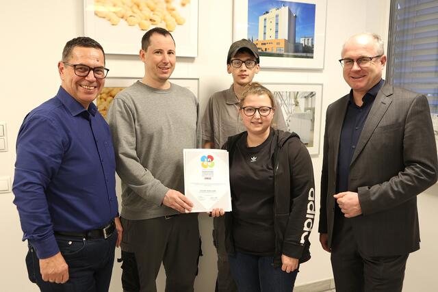 v. l.: Hans Moser, Walter Arnreiter jun., Leon Cakic, Daniela Willerstorfer und Günther Baschinger
| Foto: Andreas Maringer