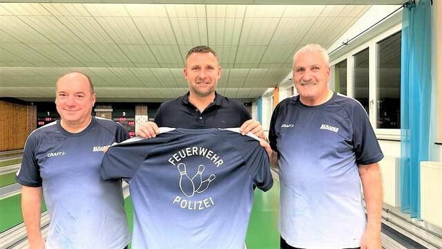 Oli Jedlicka (Polizei), Toni Schaber und Walter Kummerer (Feuerwehr).