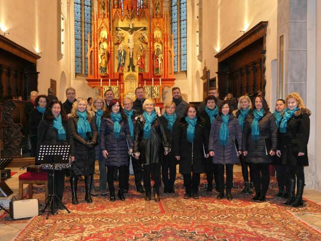 Alle Mitwirkenden freuten sich über das gelungene, besinnliche Weihnachtskonzert in der Domkirche in St. Andrä. | Foto: Privat