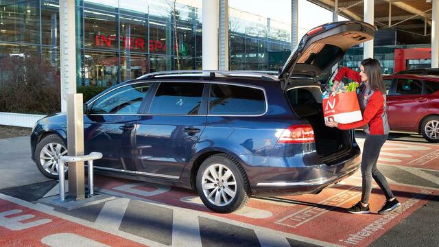 Seit 13. Dezember hat der Drive-In beim Interspar in Fürstenfeld geöffnet. | Foto: Spar/Werner Krug