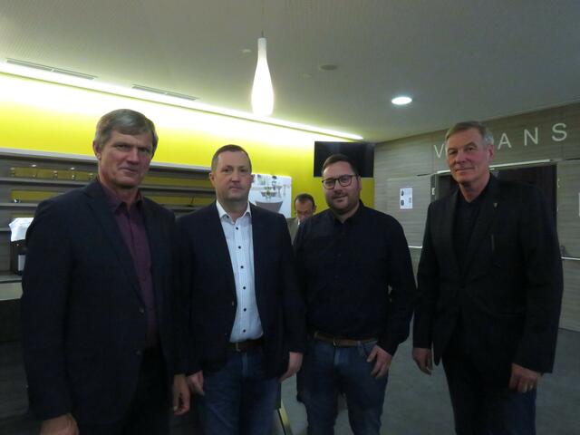 Vielzähligen Ehrengäste, unter anderem Pinggauer Bürgermeister Leopold Bartsch, die Dechantskirchner Bürgermeisterin Waltraud Schwammer und viele mehr nahmen an der Feier teil. | Foto: Leonie Stanzel