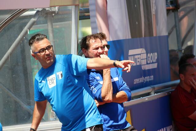 Denis Husic und sein Staffteam im Blickfeld der Fans. | Foto: Schwaighofer