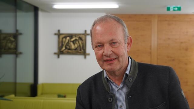Bürgermeister Rupert Winter (ÖVP) berichtet bereits von Interessenten für das neue Gewerbegebiet. | Foto: Felix Hallinger
