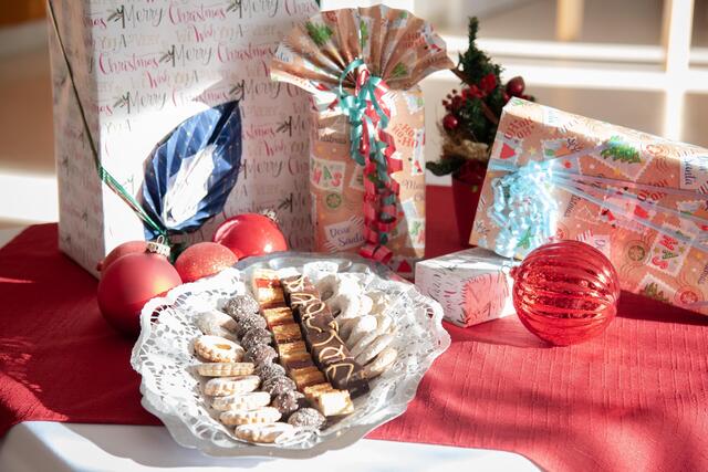 Für weihnachtliche Naschereien ist am 24. Dezember 2022 im Pensionistenklub in der Weyringergasse 15-17 gesorgt.
 | Foto: Sarah Bruckner/KWP