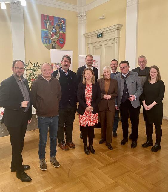 Wenn alle Fraktionen im Amtshaus in der Schönbrunner Straße zusammenkommen, ist es Zeit für die Bezirksvertretungssitzung. | Foto: BV05