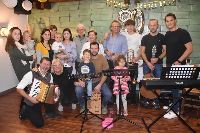 Ein Ständchen zum 80er für Fritz Wurglits von der "Family Combo" | Foto: Michael Strini