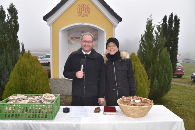 Pfarrer Anselm Kassin und Stadträtin Ina Hobel.