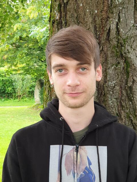 Tobias ist froh, finanzielle Stabilität durch das Pflegestipendium vom Land OÖ zu haben.
 | Foto: Privat