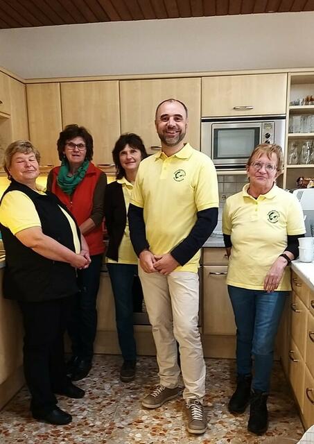 Mitarbeiterinnen: Eva Haunschmidt, Helferin, Erna Willfort, Vorstandsmitglied aus St. Oswald Martin Triefhaider, Mitarbeiterin Annemarie Haunschmidt | Foto: SMB