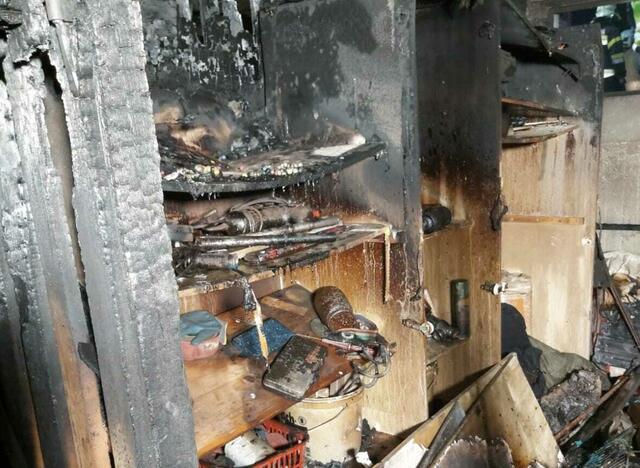 Der Brand hat offenbar im Kellerabteil eines Hausbewohners seinen Ausgang genommen. | Foto: FF St. Lambrecht/FB