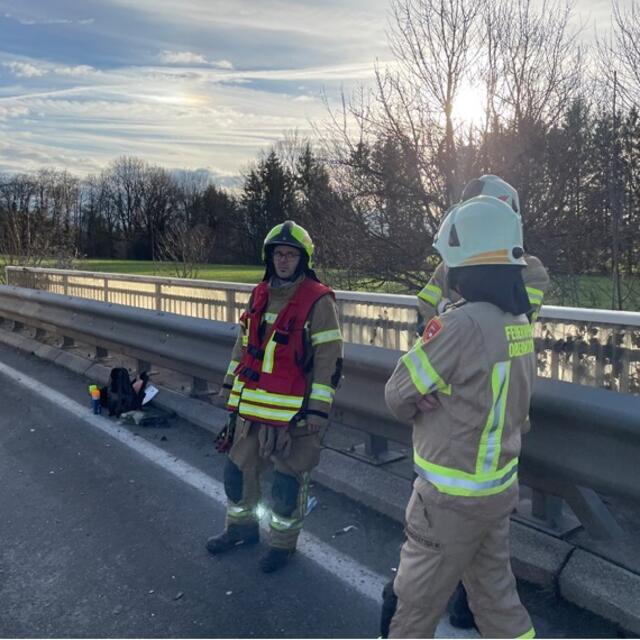 Verkehrsunfall auf der Lamprechtshausener Straße. | Foto: FF Göming