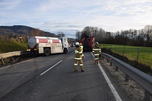 Verkehrsunfall auf der Lamprechtshausener Straße.