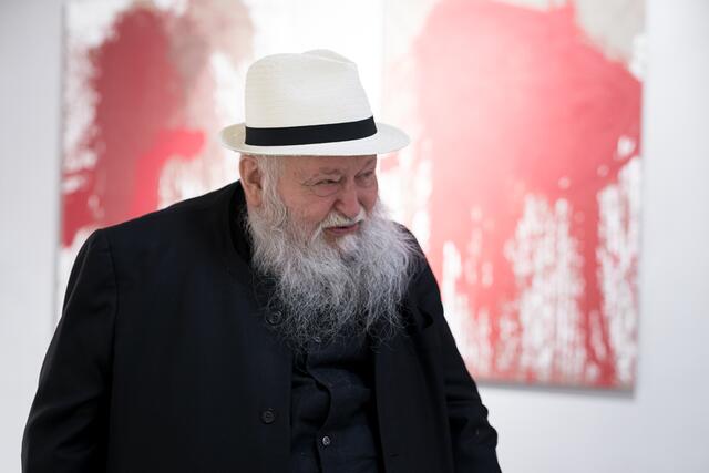 Hermann Nitsch war vor allem für seine großformatigen Schüttbilder bekannt. | Foto: Philipp Schuster