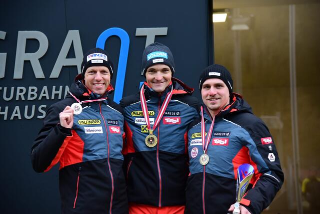 Siegerpodest in Umhausen, von links: Michael Scheikl (2.), Thomas Kammerlander (1.) und Florian Markt (3.). | Foto: ÖRV/Miriam Jennewein