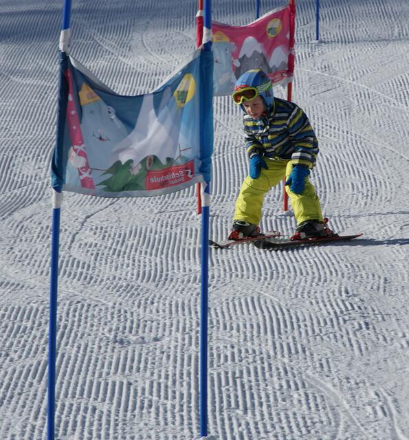 Die Gemeinde hat heuer den traditionellen Weihnachtskinderskikurs angeboten und freute sich über die hohe Teilnehmerzahl.  | Foto: Marktgemeinde Rum