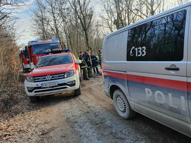 Die Feuerwehr Donnerskirchen war am Donnerstag, den 29. Dezember mit 20 Mitgliedern im Einsatz.  | Foto: Feuerwehr Donnerskirchen