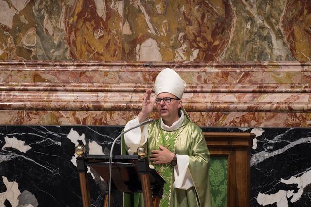 Bischof Hermann beim Gottesdienst im Petersdom in Rom. | Foto: Sigl