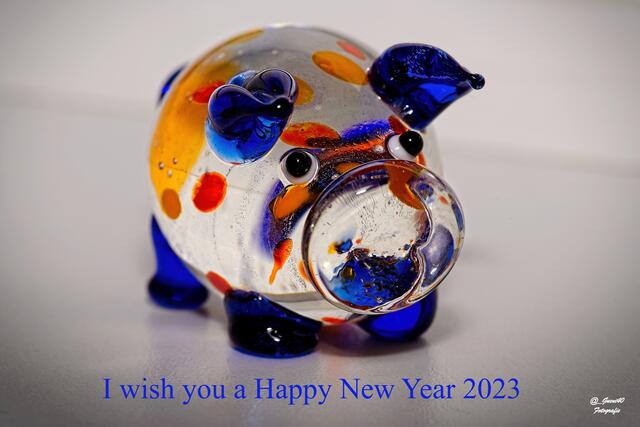 ..........auf das es 2023 wieder überall besser wird und dass die Zufriedenheit und Gesundheit weiterhin im Vordergrund steht :))