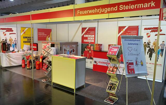 Schwerpunkte am Stand der Feuerwehrjugend Steiermark waren die Möglichkeiten zur Umsetzung der Bildungsinitiative "Gemeinsam : Sicher : Feuerwehr" | Foto: Peter Kirchengast