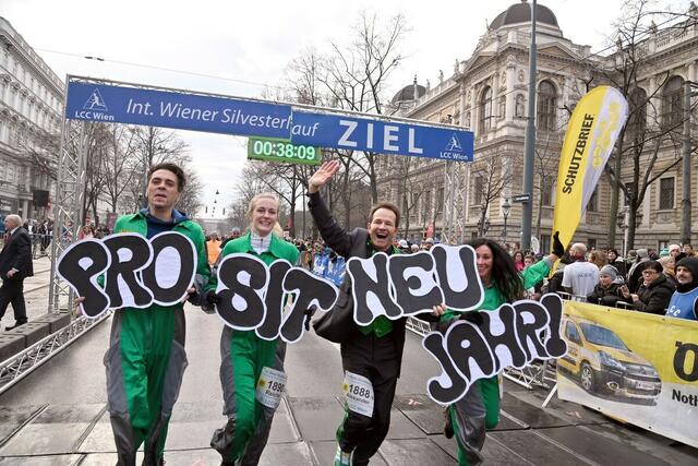 Alexander Rüdiger mit seinem 'Geldscheffel-Team'  | Foto: Manfred Sebek