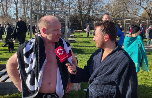 Für Ex-Fußballprofi Roman Stary war das Neujahrsschwimmen sogar "angenehm" | Foto: MeinBezirk.at