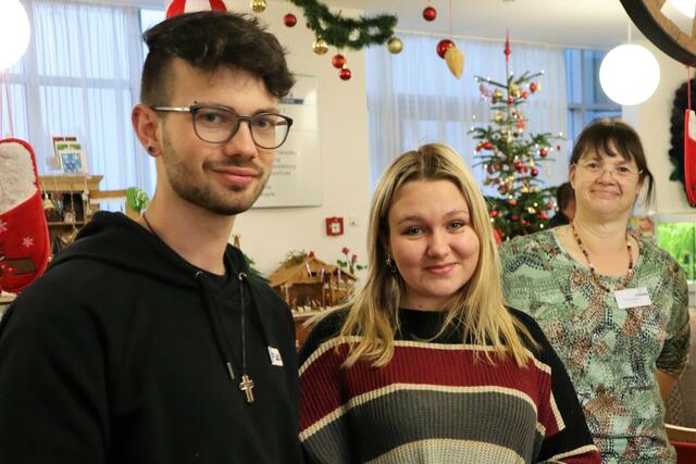 Luca Groselj, Melina Rumpf mit Senecura-Animateurin Franziska Hiden