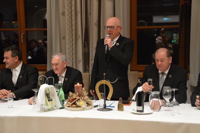 Der scheidende Kommissär 