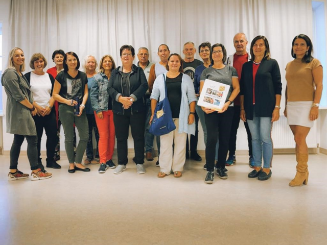 Tut gut-Regionalkoordinatorin Stefanie Mader-Wagner, Elisabeth Dallhammer, Renate Löffler, Sonja Goldnagl, Helga Wallner, Ulrike Glas, Eva Grün, Manfred Tschannerl, Nicole Assfall, Karin Houschko, Martin Goldnagl, Magdalena Weidenauer, Monika Müllner, Erich Binder, Ingrid Riegler, GR Mona Riegler | Foto: privat