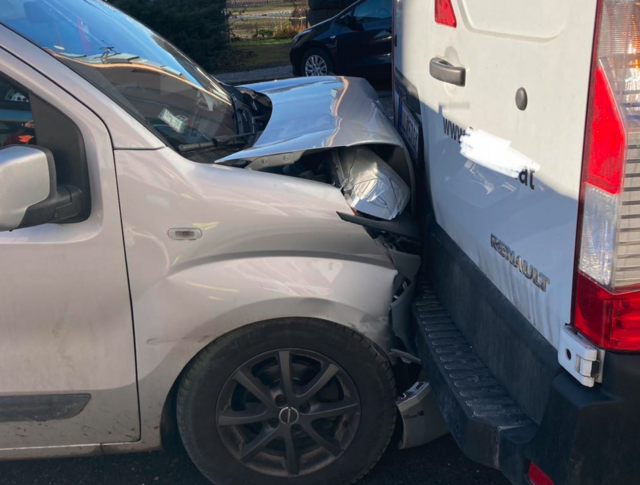 Nach einem Auffahrunfall verkeilten sich zwei Fahrzeuge ineinander. Der technische Zug der FF Freistadt rückte aus und so konnte die B 125 im Stadtgebiet nach kurzer Zeit wieder für den Verkehr freigegeben werden. | Foto: FF Freistadt