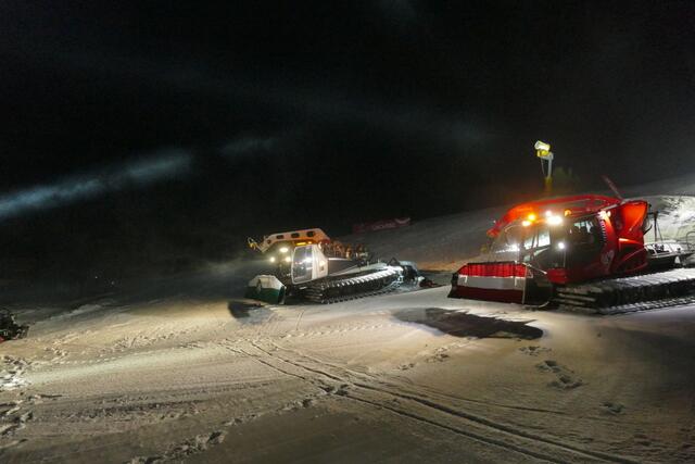 Die Pistenbullys tanzten am Lachtal. | Foto: Horn