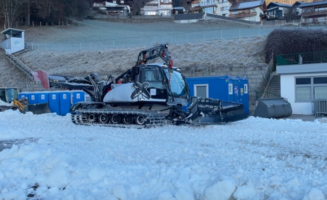 Die Pistenraupe hat ihren Dienst bereits getan. Diese Woche folgen noch Feinarbeiten per Hand. | Foto: Felix Hallinger