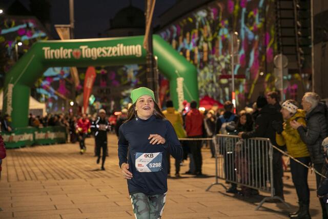 Rund 950 Läuferinnen und Läufer nahmen am IKB Silvesterlauf teil | Foto: Haller